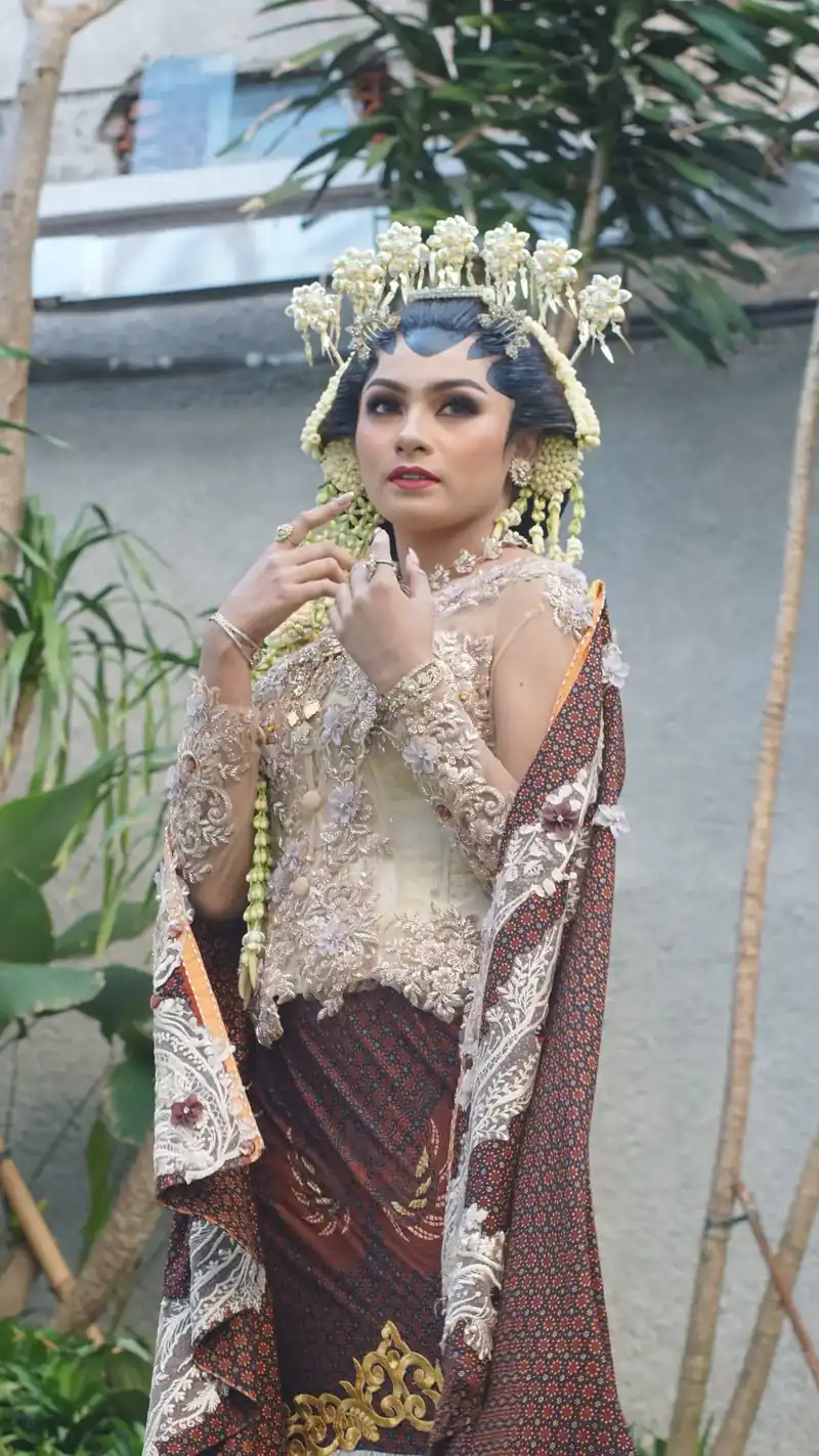 Pengantin pada pernikahan di Solo