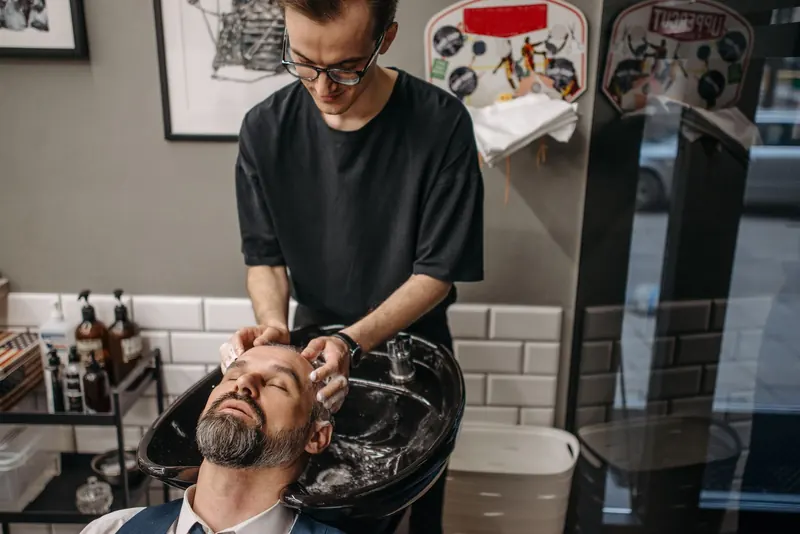 Botol keramas di barbershop