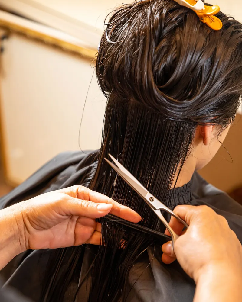 Gunting merapikan rambut